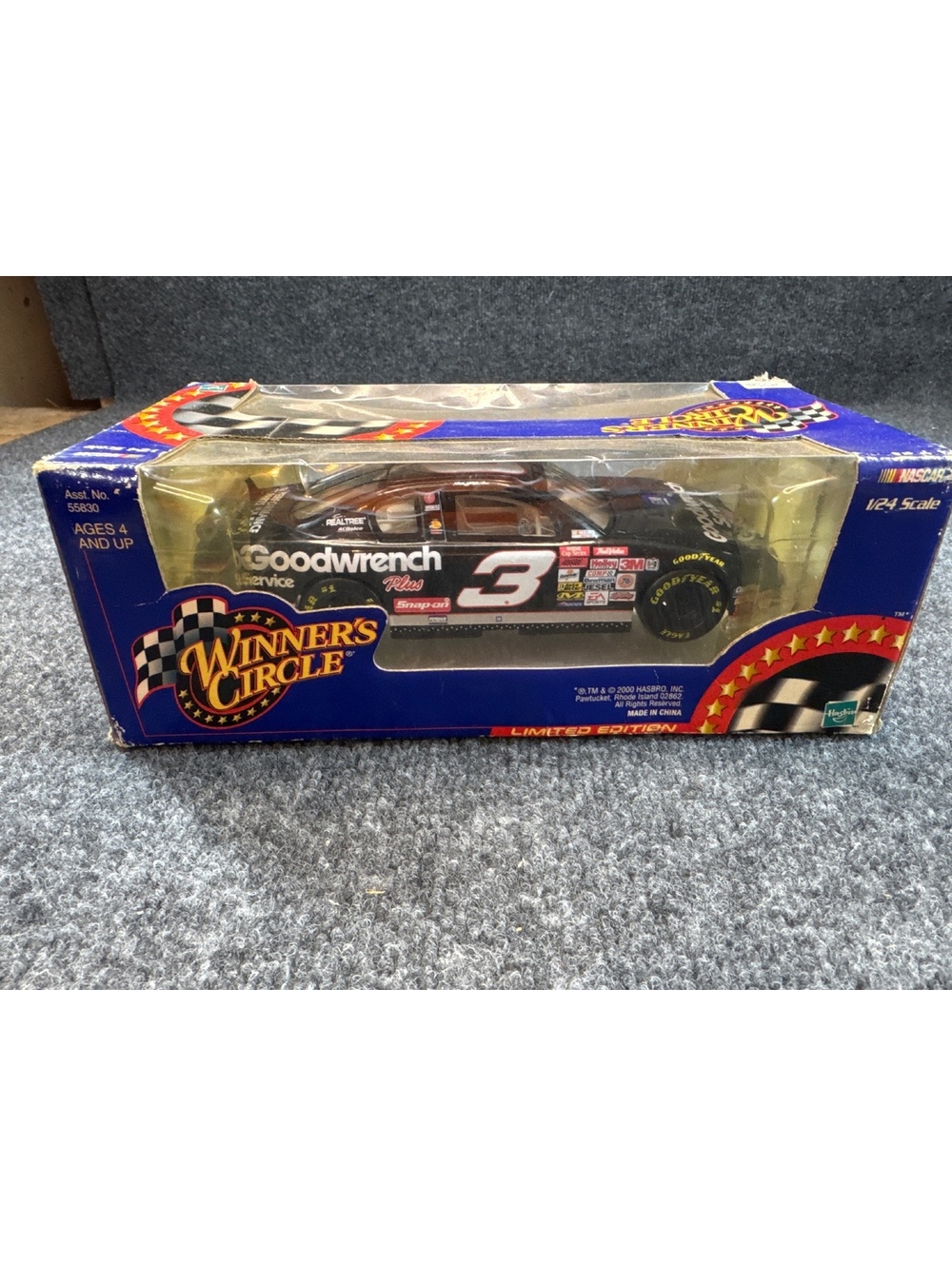 Winner's Circle Dale Earnhardt Goodwrench Service 1/24 Scale NASCAR Diecast Car